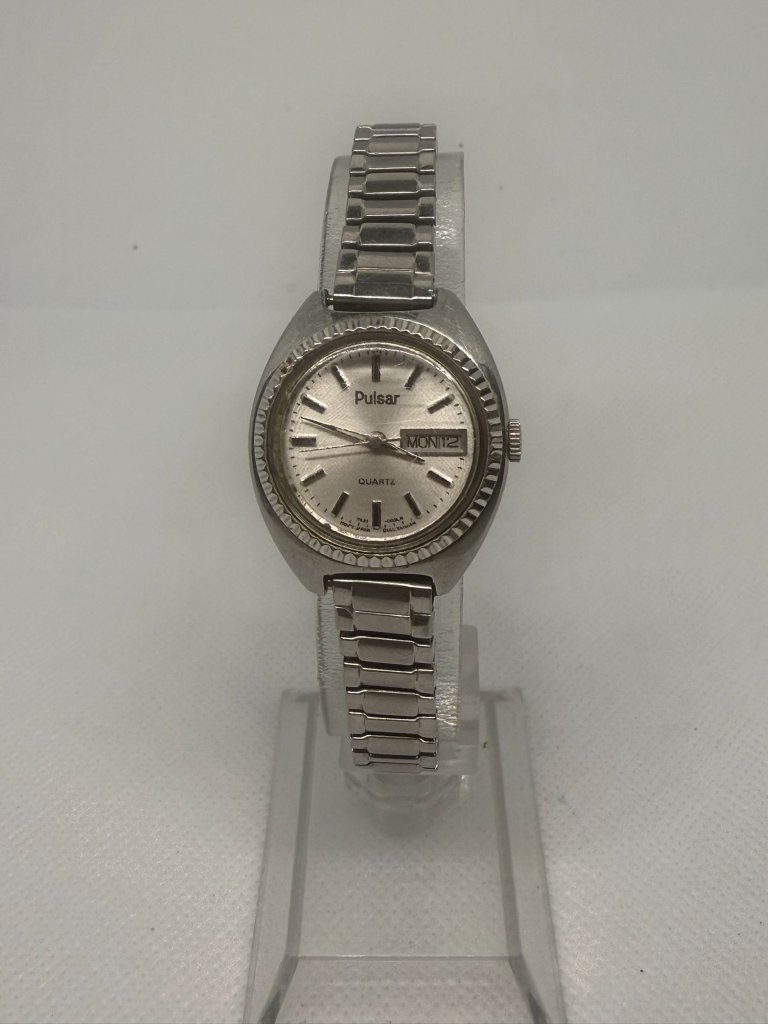Vintage Pulsar 960029 Women SilverTone Fluted Bezel DayDate Quartz Watch